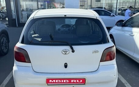 Toyota Vitz, 2001 год, 350 000 рублей, 4 фотография