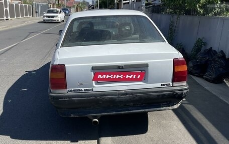 Opel Omega A, 1990 год, 130 000 рублей, 2 фотография