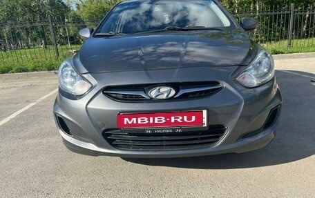 Hyundai Solaris II рестайлинг, 2013 год, 735 000 рублей, 2 фотография