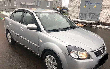 KIA Rio II, 2011 год, 700 000 рублей, 2 фотография