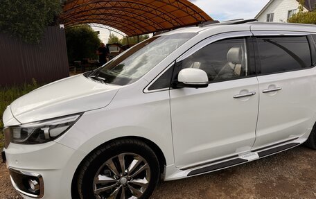 KIA Carnival III, 2018 год, 2 970 000 рублей, 6 фотография