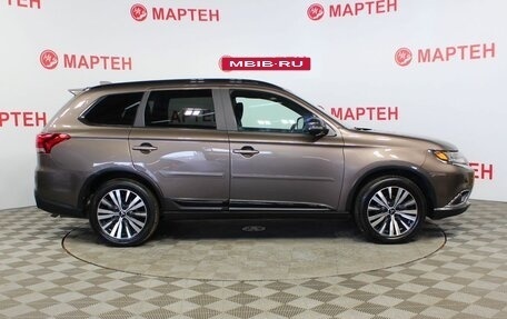 Mitsubishi Outlander III рестайлинг 3, 2018 год, 2 097 000 рублей, 5 фотография