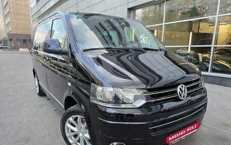 Volkswagen Caravelle T5, 2015 год, 2 650 000 рублей, 3 фотография