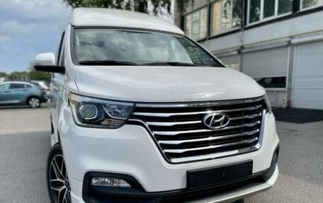 Hyundai Grand Starex Grand Starex I рестайлинг 2, 2019 год, 5 100 000 рублей, 1 фотография