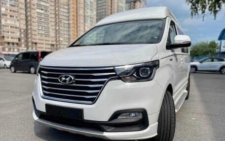 Hyundai Grand Starex Grand Starex I рестайлинг 2, 2019 год, 5 100 000 рублей, 2 фотография