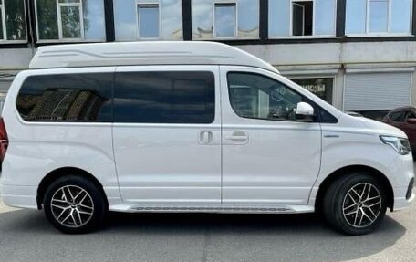 Hyundai Grand Starex Grand Starex I рестайлинг 2, 2019 год, 5 100 000 рублей, 4 фотография