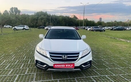 Honda Crosstour I рестайлинг, 2014 год, 2 390 000 рублей, 2 фотография