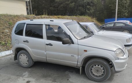 Chevrolet Niva I рестайлинг, 2005 год, 320 000 рублей, 2 фотография