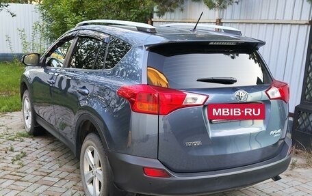 Toyota RAV4, 2013 год, 2 395 000 рублей, 3 фотография