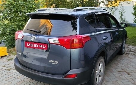 Toyota RAV4, 2013 год, 2 395 000 рублей, 2 фотография