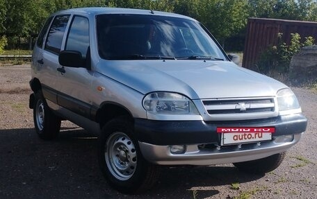 Chevrolet Niva I рестайлинг, 2004 год, 385 000 рублей, 1 фотография