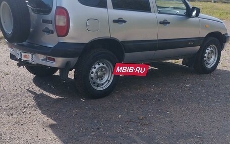 Chevrolet Niva I рестайлинг, 2004 год, 385 000 рублей, 2 фотография