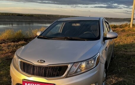 KIA Rio III рестайлинг, 2013 год, 850 000 рублей, 2 фотография