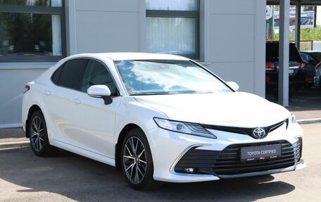 Toyota Camry, 2021 год, 3 799 000 рублей, 2 фотография