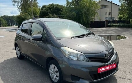 Toyota Vitz, 2013 год, 780 000 рублей, 3 фотография