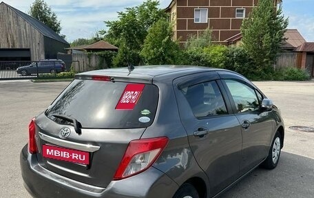 Toyota Vitz, 2013 год, 780 000 рублей, 4 фотография