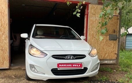 Hyundai Solaris II рестайлинг, 2012 год, 755 000 рублей, 2 фотография