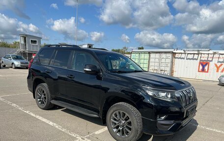 Toyota Land Cruiser Prado 150 рестайлинг 2, 2017 год, 4 950 000 рублей, 2 фотография