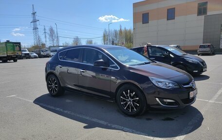 Opel Astra J, 2013 год, 900 000 рублей, 1 фотография