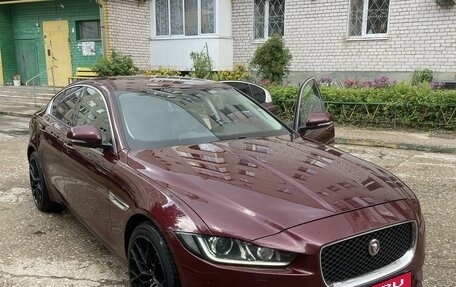 Jaguar XE I рестайлинг, 2017 год, 2 199 000 рублей, 2 фотография