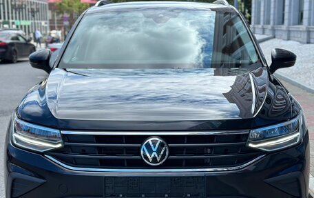 Volkswagen Tiguan II, 2021 год, 3 499 999 рублей, 3 фотография