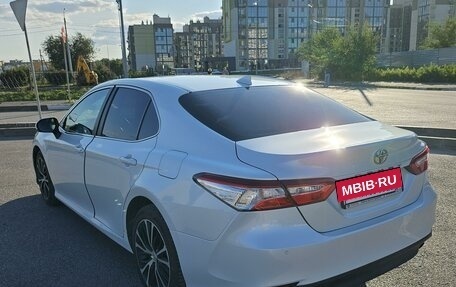 Toyota Camry, 2019 год, 2 600 000 рублей, 4 фотография