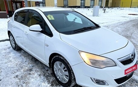 Opel Astra J, 2011 год, 685 000 рублей, 3 фотография