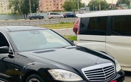 Mercedes-Benz S-Класс, 2012 год, 1 950 000 рублей, 2 фотография