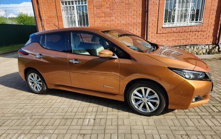 Nissan Leaf II, 2017 год, 1 640 000 рублей, 8 фотография