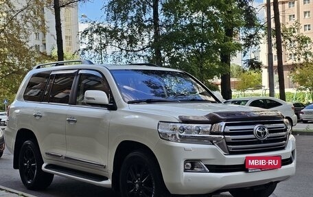 Toyota Land Cruiser 200, 2016 год, 7 300 000 рублей, 7 фотография