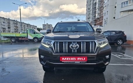 Toyota Land Cruiser Prado 150 рестайлинг 2, 2017 год, 4 900 000 рублей, 3 фотография