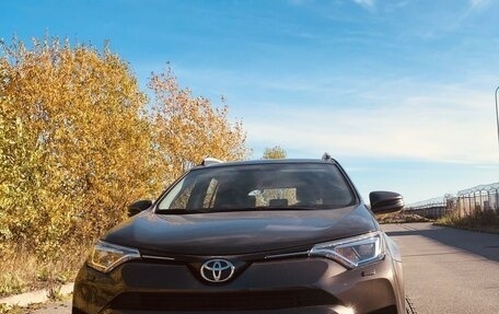 Toyota RAV4, 2018 год, 2 451 000 рублей, 2 фотография