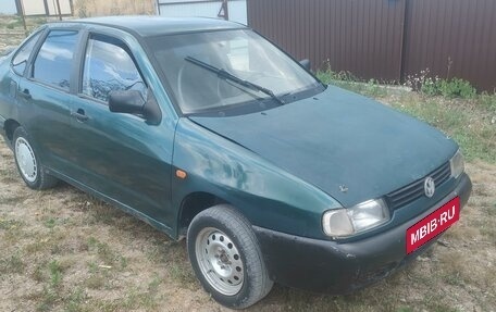 Volkswagen Polo III рестайлинг, 1996 год, 85 000 рублей, 2 фотография