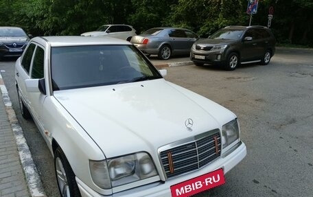 Mercedes-Benz E-Класс, 1993 год, 695 000 рублей, 2 фотография