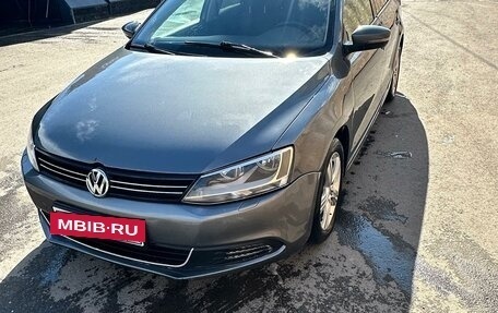 Volkswagen Jetta VI, 2012 год, 890 000 рублей, 2 фотография