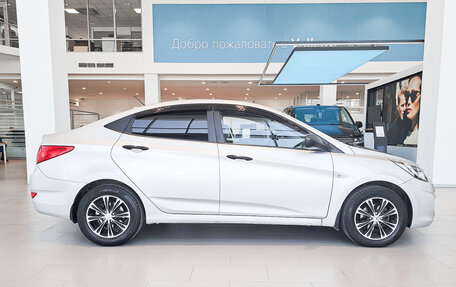 Hyundai Solaris II рестайлинг, 2012 год, 724 000 рублей, 4 фотография