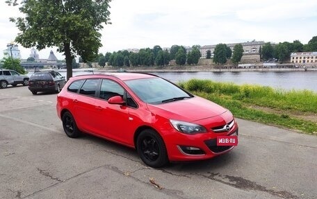 Opel Astra J, 2013 год, 865 000 рублей, 3 фотография