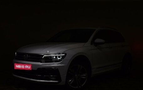 Volkswagen Tiguan II, 2018 год, 2 960 587 рублей, 2 фотография