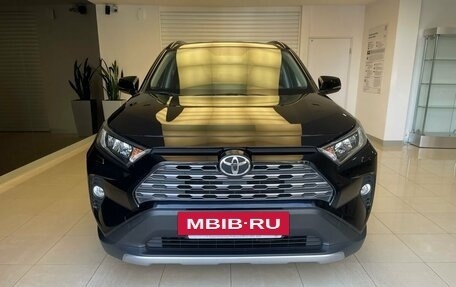 Toyota RAV4, 2021 год, 3 400 000 рублей, 2 фотография