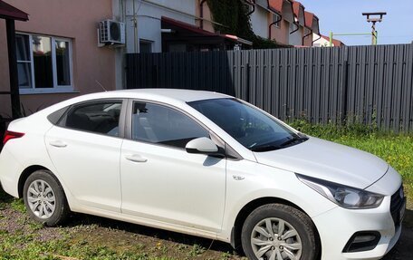 Hyundai Solaris II рестайлинг, 2019 год, 1 350 000 рублей, 2 фотография