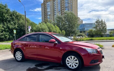 Chevrolet Cruze II, 2011 год, 835 000 рублей, 3 фотография