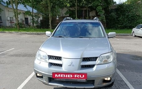 Mitsubishi Outlander III рестайлинг 3, 2005 год, 800 000 рублей, 3 фотография