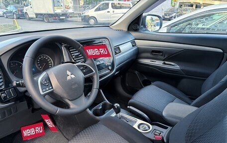 Mitsubishi Outlander III рестайлинг 3, 2013 год, 1 490 000 рублей, 10 фотография