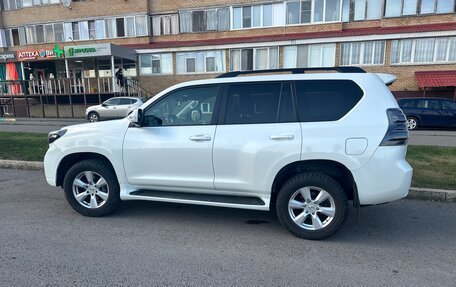 Toyota Land Cruiser Prado 150 рестайлинг 2, 2017 год, 4 100 000 рублей, 3 фотография