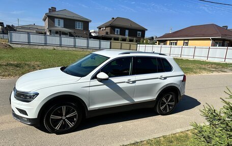 Volkswagen Tiguan II, 2018 год, 2 350 000 рублей, 2 фотография