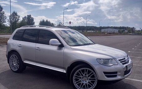 Volkswagen Touareg III, 2007 год, 1 650 000 рублей, 2 фотография