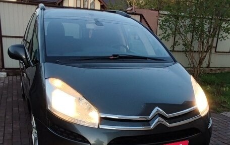 Citroen C4 Picasso II рестайлинг, 2012 год, 800 000 рублей, 2 фотография