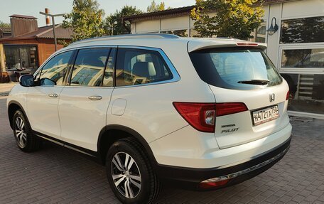 Honda Pilot III рестайлинг, 2018 год, 3 800 000 рублей, 4 фотография