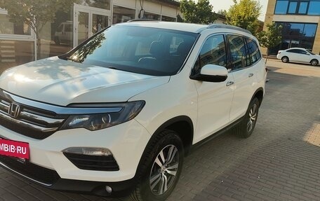 Honda Pilot III рестайлинг, 2018 год, 3 800 000 рублей, 2 фотография