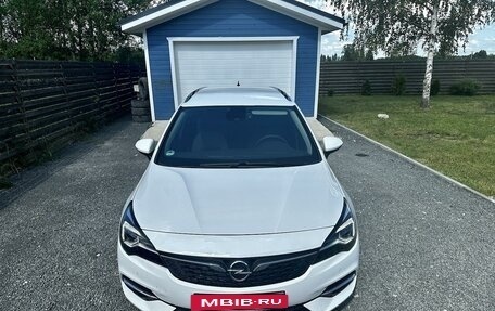 Opel Astra K, 2019 год, 1 610 000 рублей, 4 фотография